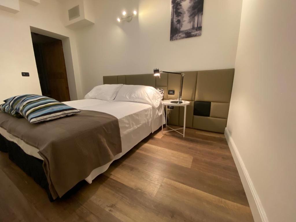 Estense 12 Appartamento In Centro Citta Ферара Екстериор снимка
